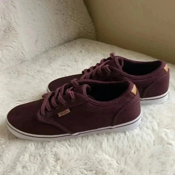 Vans maroon color sneaker size 6.5 - Picture 2 of 7